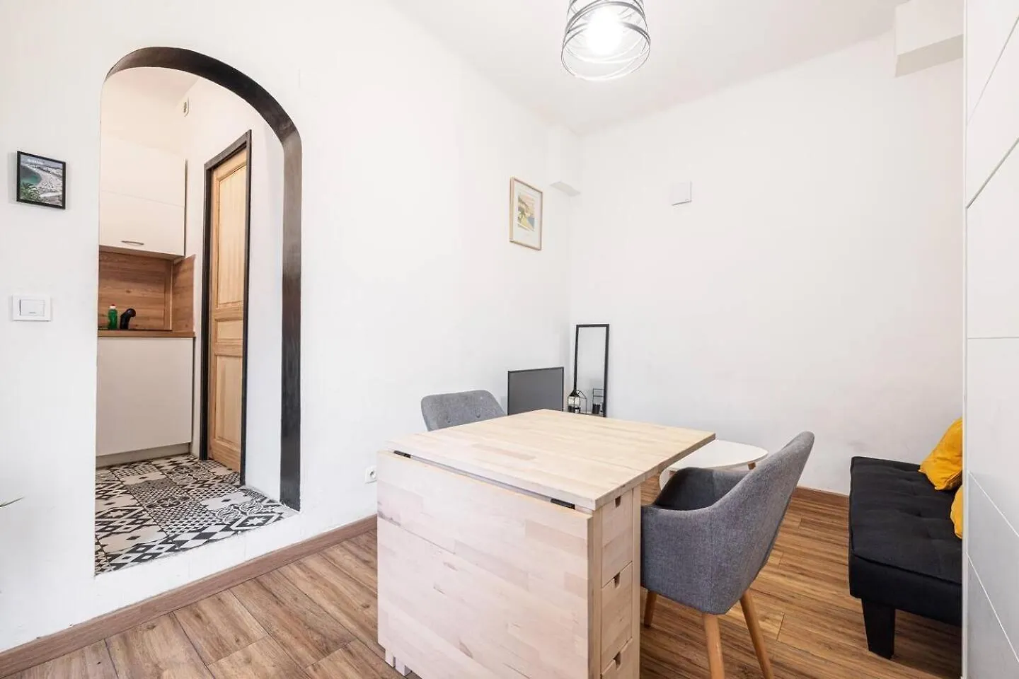 Cozy Studio 2 Pers Wifi 니스